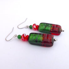 Load image into Gallery viewer, Christmas Green & Black Handmade Glass Bead Necklace