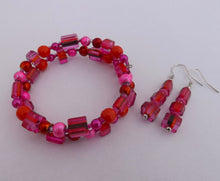 Load image into Gallery viewer, Pink & Orange Handmade Memory Wire Bead Bracelet & Earrings SEt