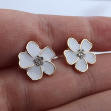 Load image into Gallery viewer, White & Gold Tone Flower Clip on Earrings