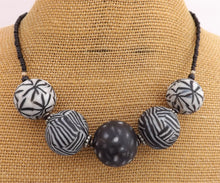 Load image into Gallery viewer, Black & White Mix Kathryn Design 5 Bead Chunky Necklace