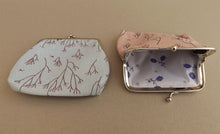 Load image into Gallery viewer, Vintage Style Coin Purse (Blue or Pink)