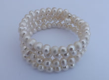 Load image into Gallery viewer, Creamy White Freshwater Pearl Memory Wire Bracelet