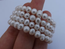 Load image into Gallery viewer, Creamy White Freshwater Pearl Memory Wire Bracelet