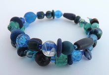 Load image into Gallery viewer, Dark Blue & Teal Beads Memory Wire Bracelet