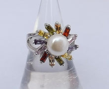 Load image into Gallery viewer, Freshwater Pearl and Coloured Bling Silver Tone Costume Ring (Size 7)