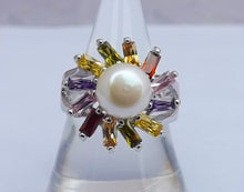 Load image into Gallery viewer, Freshwater Pearl and Coloured Bling Silver Tone Costume Ring (Size 7)