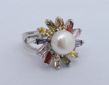 Load image into Gallery viewer, Freshwater Pearl and Coloured Bling Silver Tone Costume Ring (Size 7)