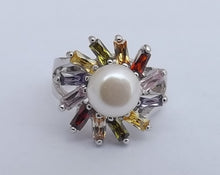 Load image into Gallery viewer, Freshwater Pearl and Coloured Bling Silver Tone Costume Ring (Size 7)