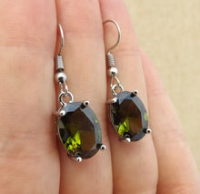 Load image into Gallery viewer, Green Faceted Crystal Oval Earrings