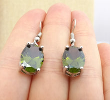 Load image into Gallery viewer, Green Faceted Crystal Oval Earrings