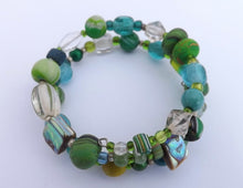 Load image into Gallery viewer, Green & Blue Beads Memory Wire Bracelet