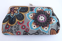 Load image into Gallery viewer, Wide Floral Vintage Style Coin Purse