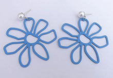 Load image into Gallery viewer, Large Frosted Flower with Faux Pearl Stud Setting (6x Colour Options)