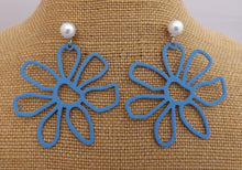 Load image into Gallery viewer, Large Frosted Flower with Faux Pearl Stud Setting (6x Colour Options)