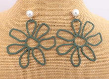 Load image into Gallery viewer, Large Frosted Flower with Faux Pearl Stud Setting (6x Colour Options)