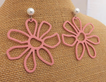 Load image into Gallery viewer, Large Frosted Flower with Faux Pearl Stud Setting (6x Colour Options)