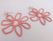 Load image into Gallery viewer, Large Frosted Flower with Faux Pearl Stud Setting (6x Colour Options)