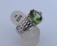 Load image into Gallery viewer, Light Green & Silver Tone Bling Ring (size 11)