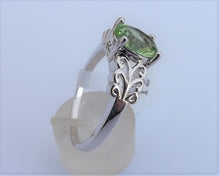Load image into Gallery viewer, Light Green & Silver Tone Bling Ring (size 11)