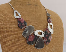 Load image into Gallery viewer, Pink Floral Acrylic & & Silver Tone Collar Necklace