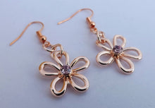 Load image into Gallery viewer, Pink & Rose Gold Tone Flower Drop Earrings