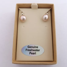 Load image into Gallery viewer, Pink White Freshwater Pearl Clip On Earrings (Free giftbox)