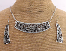 Load image into Gallery viewer, Silver Tone FIligree Rose Collar Necklace & Earrings Set