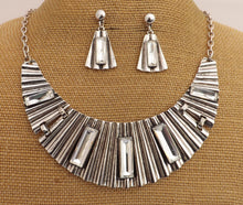 Load image into Gallery viewer, Silver Tone Fan Effect Collar Necklace with Matching Earrings