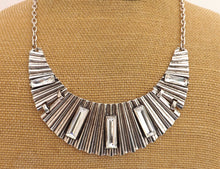 Load image into Gallery viewer, Silver Tone Fan Effect Collar Necklace with Matching Earrings