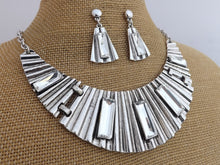 Load image into Gallery viewer, Silver Tone Fan Effect Collar Necklace with Matching Earrings