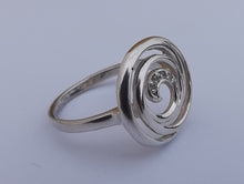 Load image into Gallery viewer, Spiral Sterling Silver Ring (size 9)