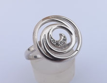 Load image into Gallery viewer, Spiral Sterling Silver Ring (size 9)