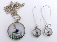 Load image into Gallery viewer, Tui & Fax Flowers Dome Pendant & Earrings Set