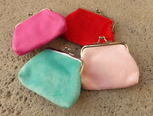 Load image into Gallery viewer, Velvety Vintage Style Coin Purse
