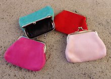Load image into Gallery viewer, Velvety Vintage Style Coin Purse