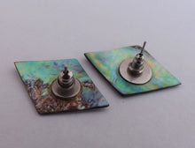 Load image into Gallery viewer, Vintage Checkered Paua Stud Earrings