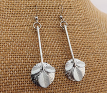 Load image into Gallery viewer, White Leaves on Silver Tone Circle, Drop Earrings