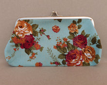 Load image into Gallery viewer, Vintage Floral Pattern Wide Coin Purse