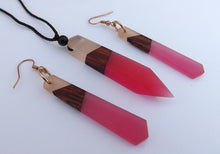 Load image into Gallery viewer, Wood & Mixed Pink Resin Pendant Necklace & Earrings Set