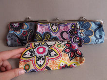 Load image into Gallery viewer, Wide Floral Vintage Style Coin Purse