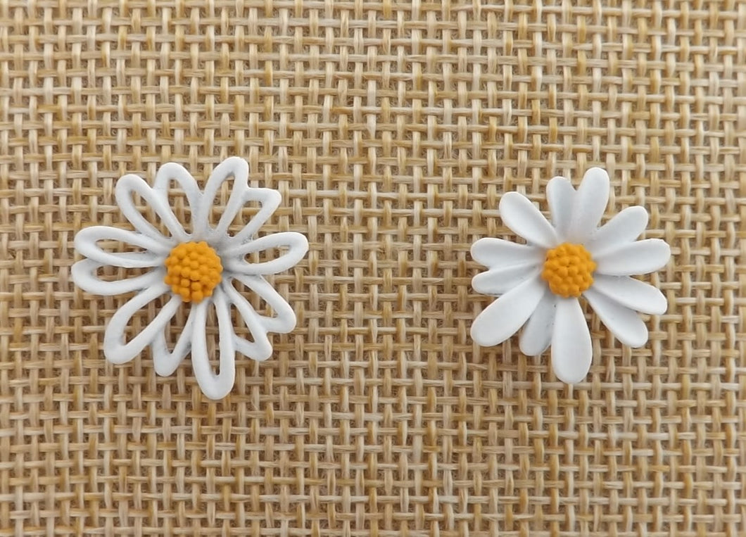 White & Yellow Frosted Flower Stud Earrings