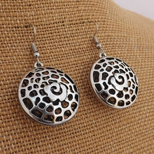 Load image into Gallery viewer, 3D Round Filigree Silver Tone Earrings
