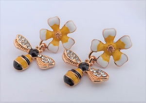 Bee & White & Yellow Flower, Gold Tone Stud Drop Earrings