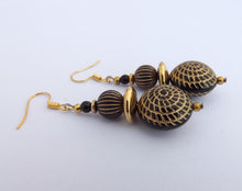 Load image into Gallery viewer, Black &amp; Gold Handmade Bead Earrings
