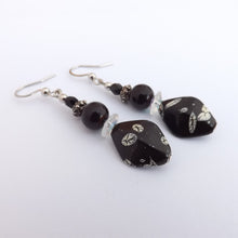 Load image into Gallery viewer, Black &amp; White Handmade Bead Earrings

