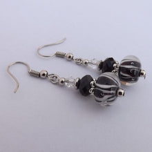 Load image into Gallery viewer, Black &amp; White Handmade Bead Earrings
