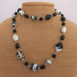 Black & White Handmade Chain Link Bead Necklace