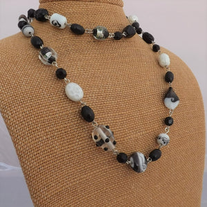 Black & White Handmade Chain Link Bead Necklace