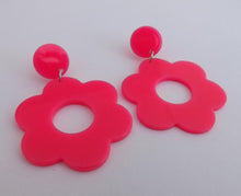 Load image into Gallery viewer, Bright Pink Chunky Acrylic Flower Earrings
