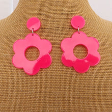 Load image into Gallery viewer, Bright Pink Chunky Acrylic Flower Earrings
